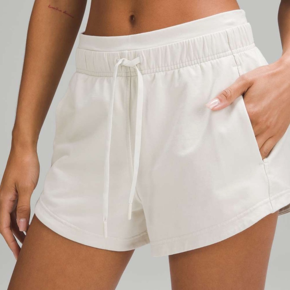 Lululemon Inner Glow High-Rise Short 3" Bone 18